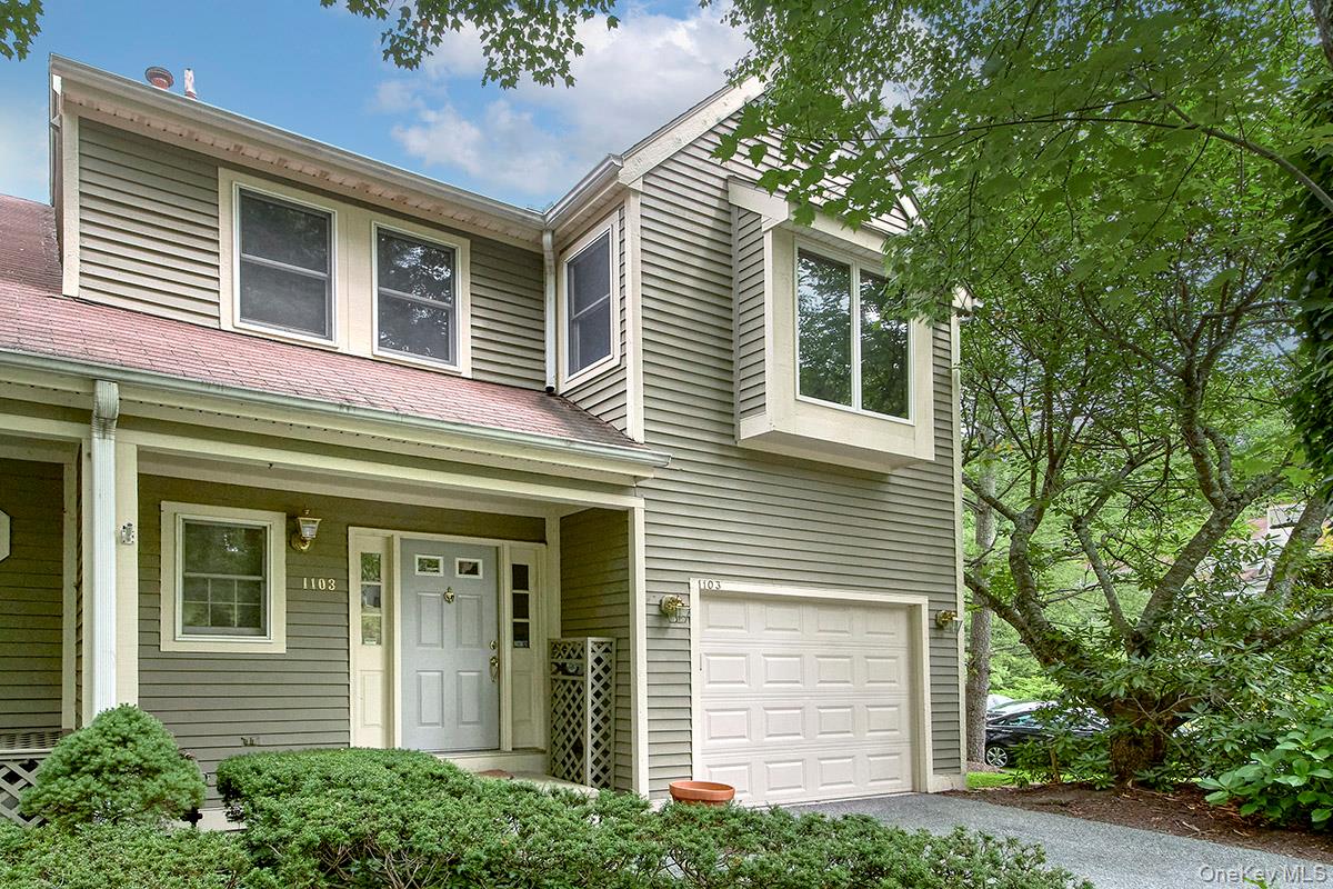 Pristine, beautifully maintained corner end unit, two bedrooms with th...