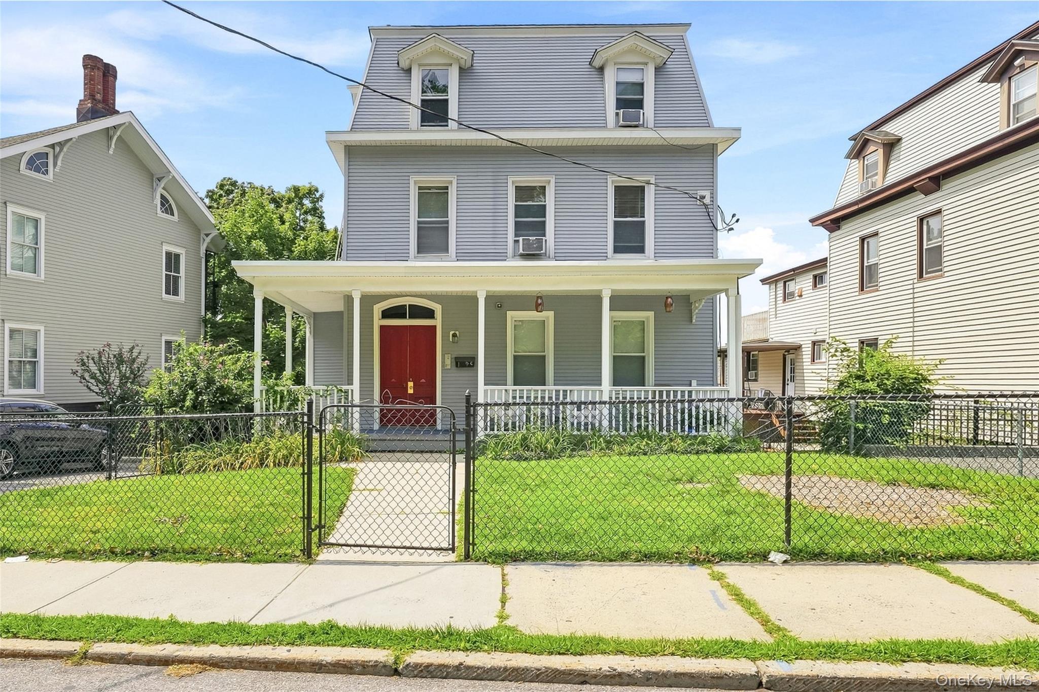 Well maintained 3 unit building in the heart of downtown Rye with 2 dr...