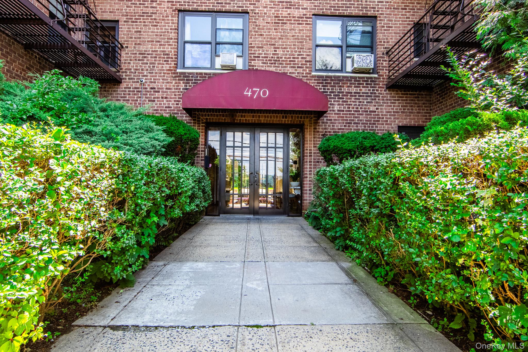 Welcome to 470 N. Broadway #B23!

Discover this beautiful 1-bedroom re...