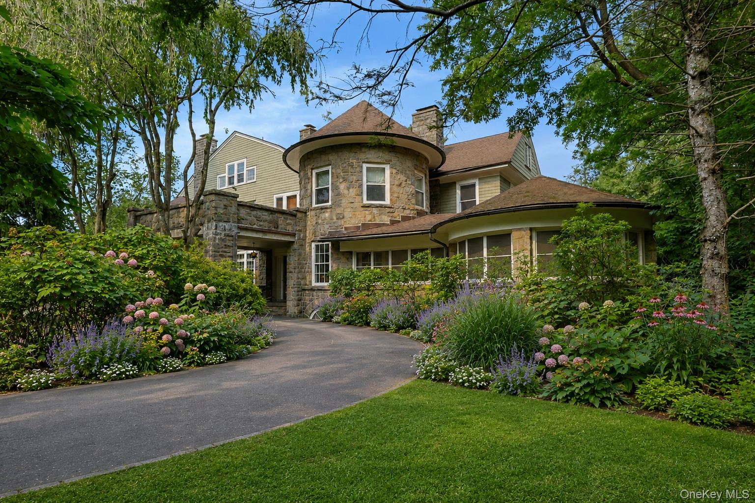 A rare opportunity to own one of White Plains' distinguished historic...