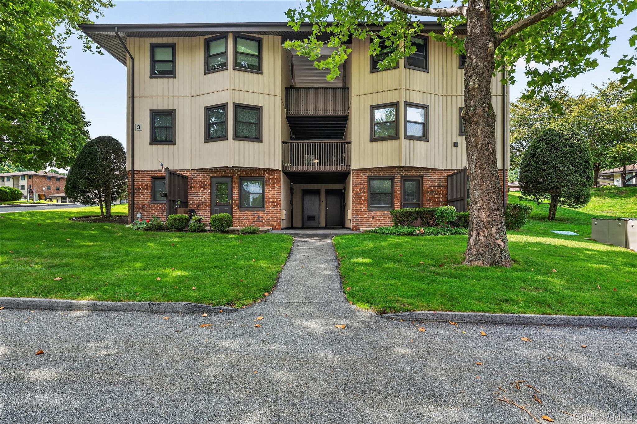MOVE RIGHT IN to this Spacious Studio Condo that is Privately situated...