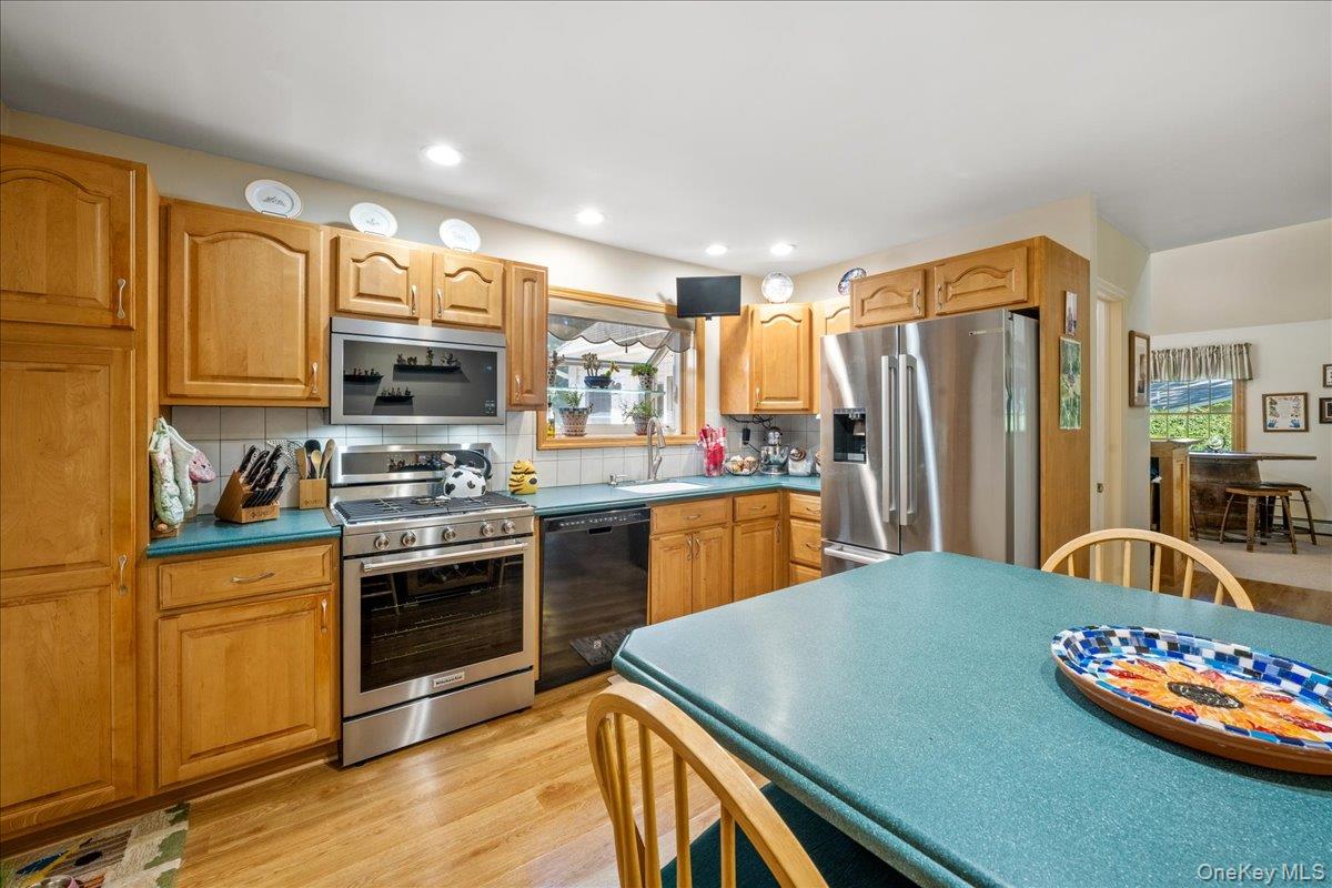 Photo 6 of this property