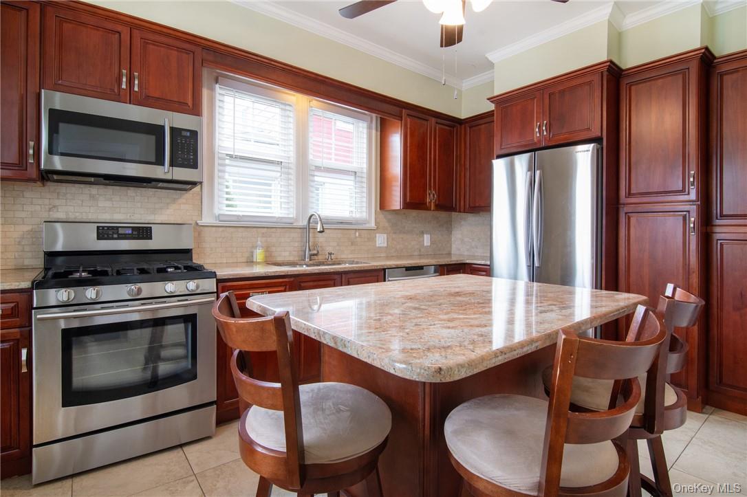 Photo 4 of this property