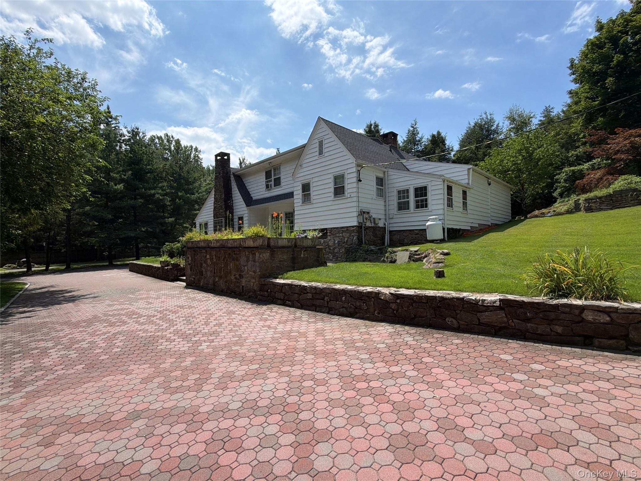 Photo 4 of this property