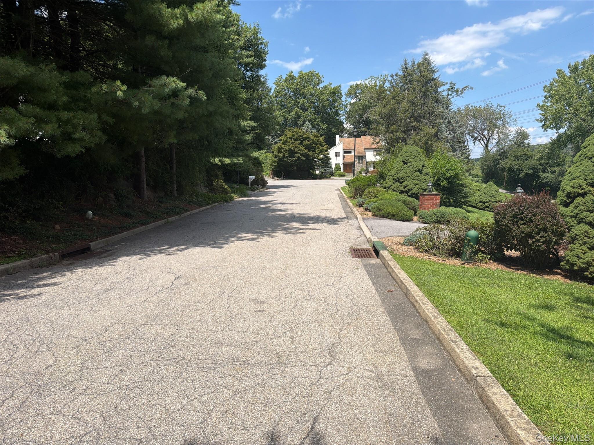 Luxury Rental in a Private Park-Like Setting

Welcome home to this exc...