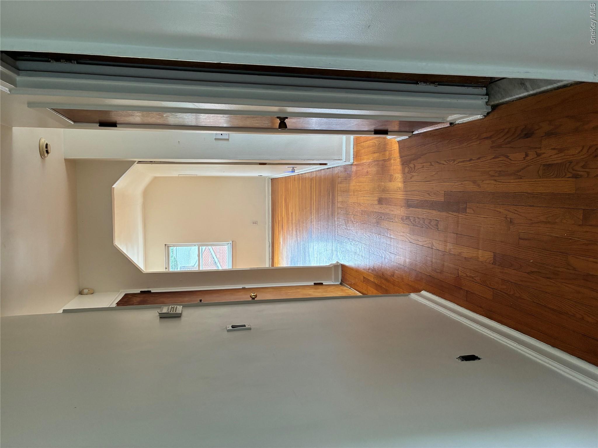 Come see this bright and spacious 2 bedroom apartment in McLean Height...
