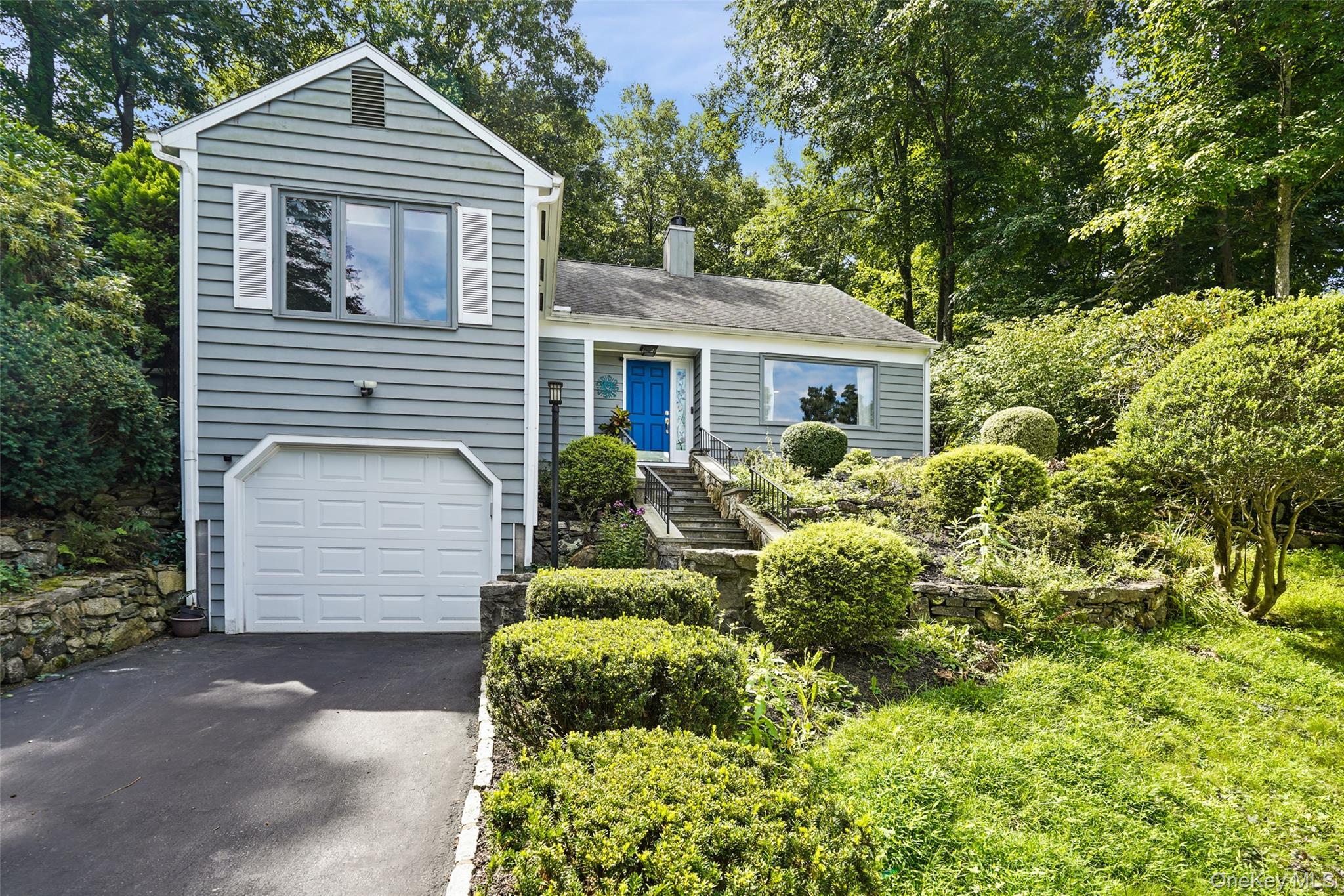 Conveniently located in the sought-after Wild Oaks community, this exc...