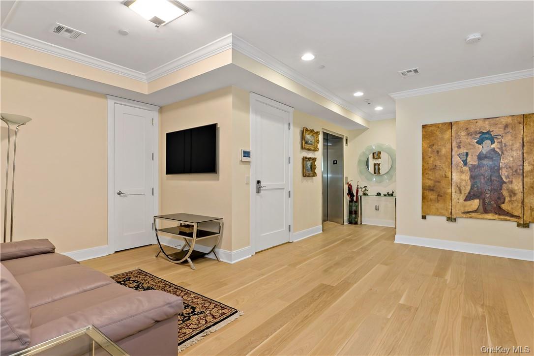 Photo 4 of this property