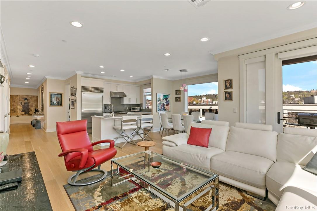 Enjoy luxury resort style living on the Hudson River. This bright, spa...