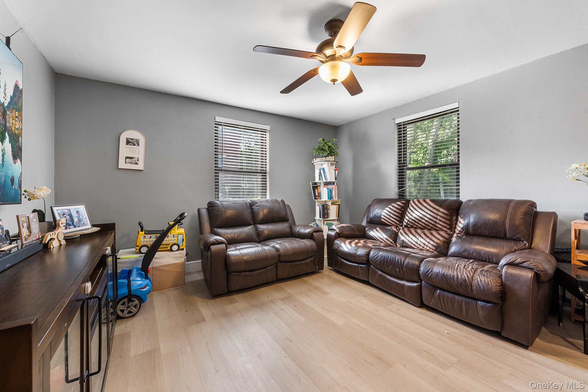 Photo 4 of this property
