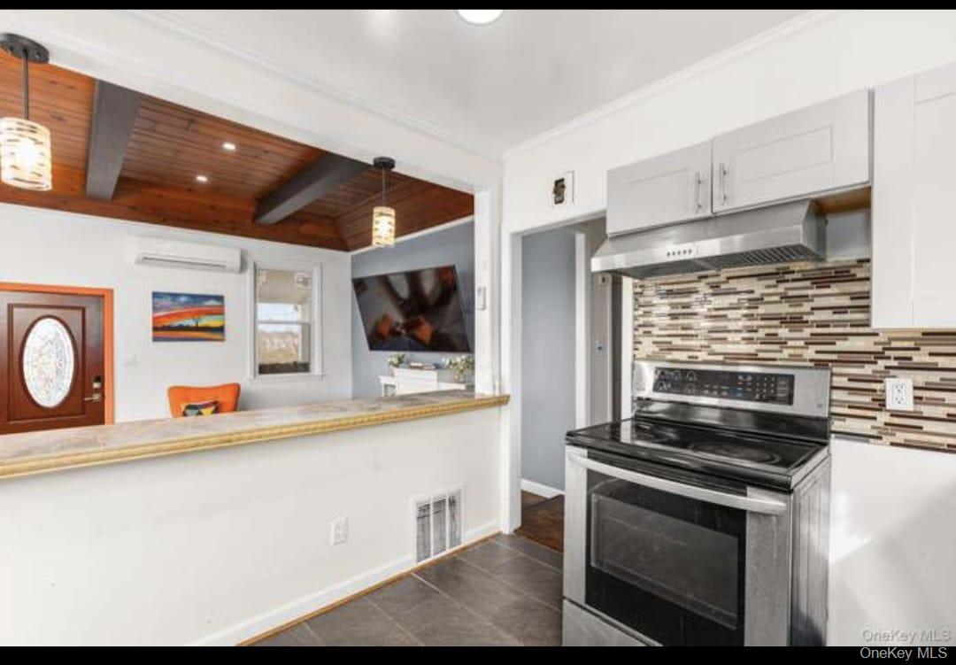Photo 10 of this property