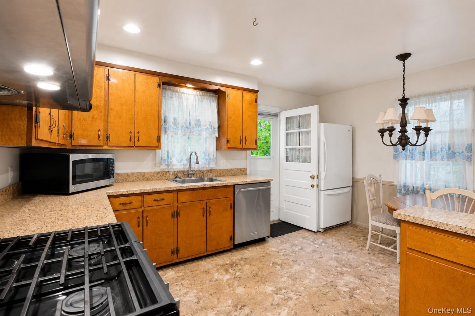Photo 6 of this property