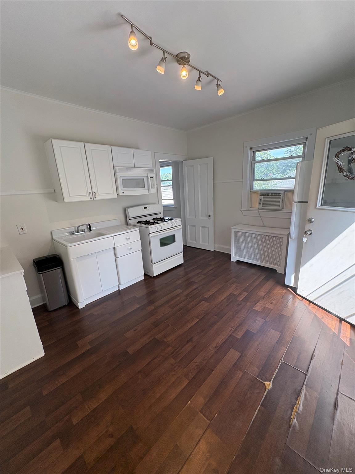 Photo 4 of this property