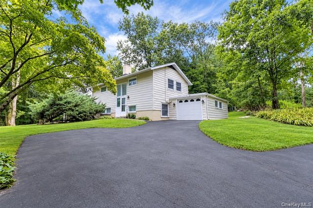 A Rare Opportunity in the Heart of Millwood. Lake life, privacy, Chapp...