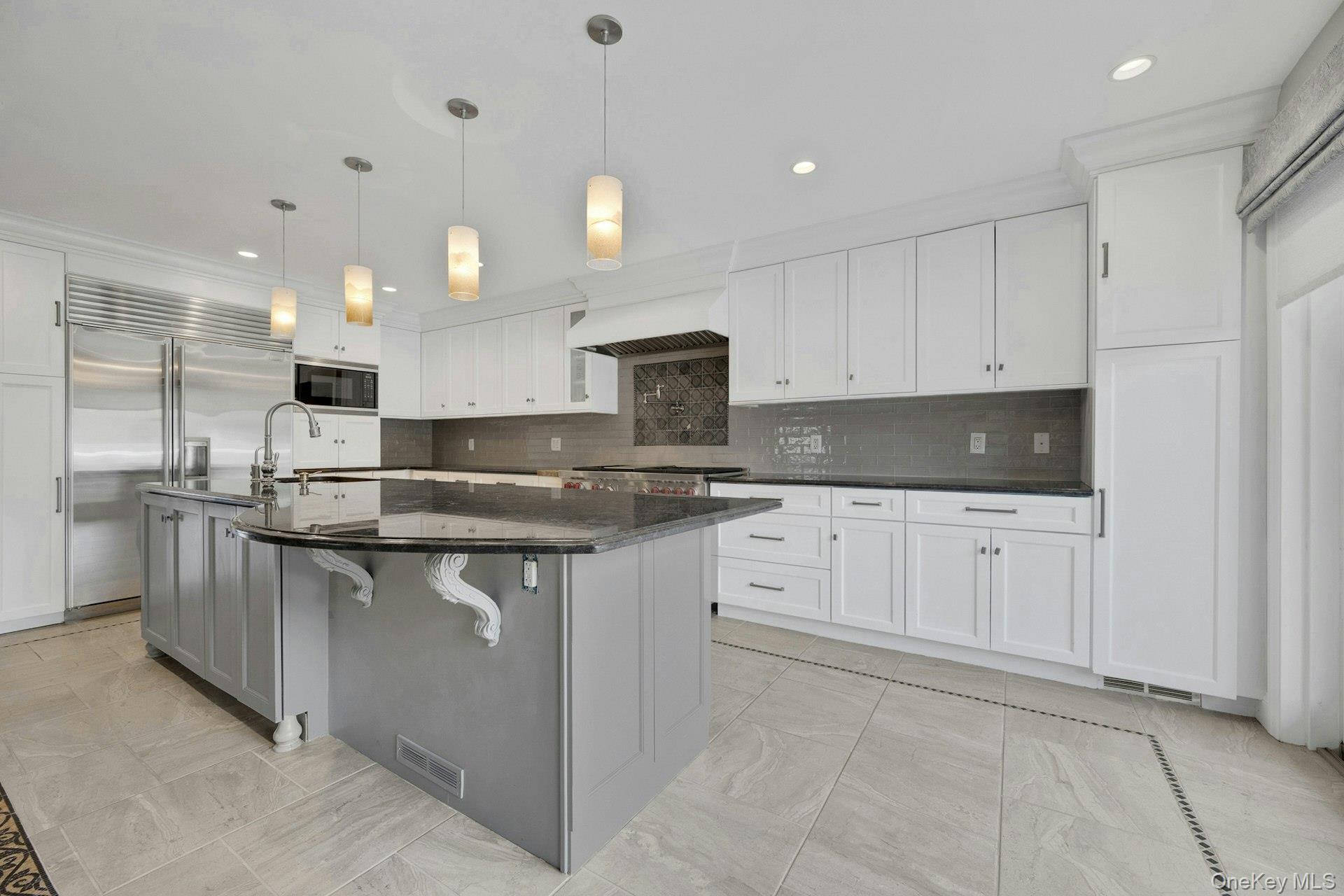 Photo 4 of this property