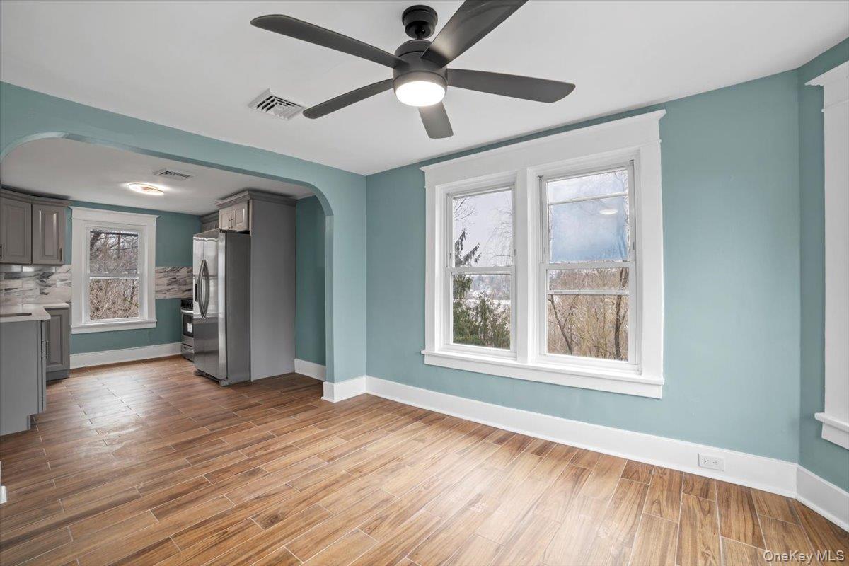 Photo 4 of this property
