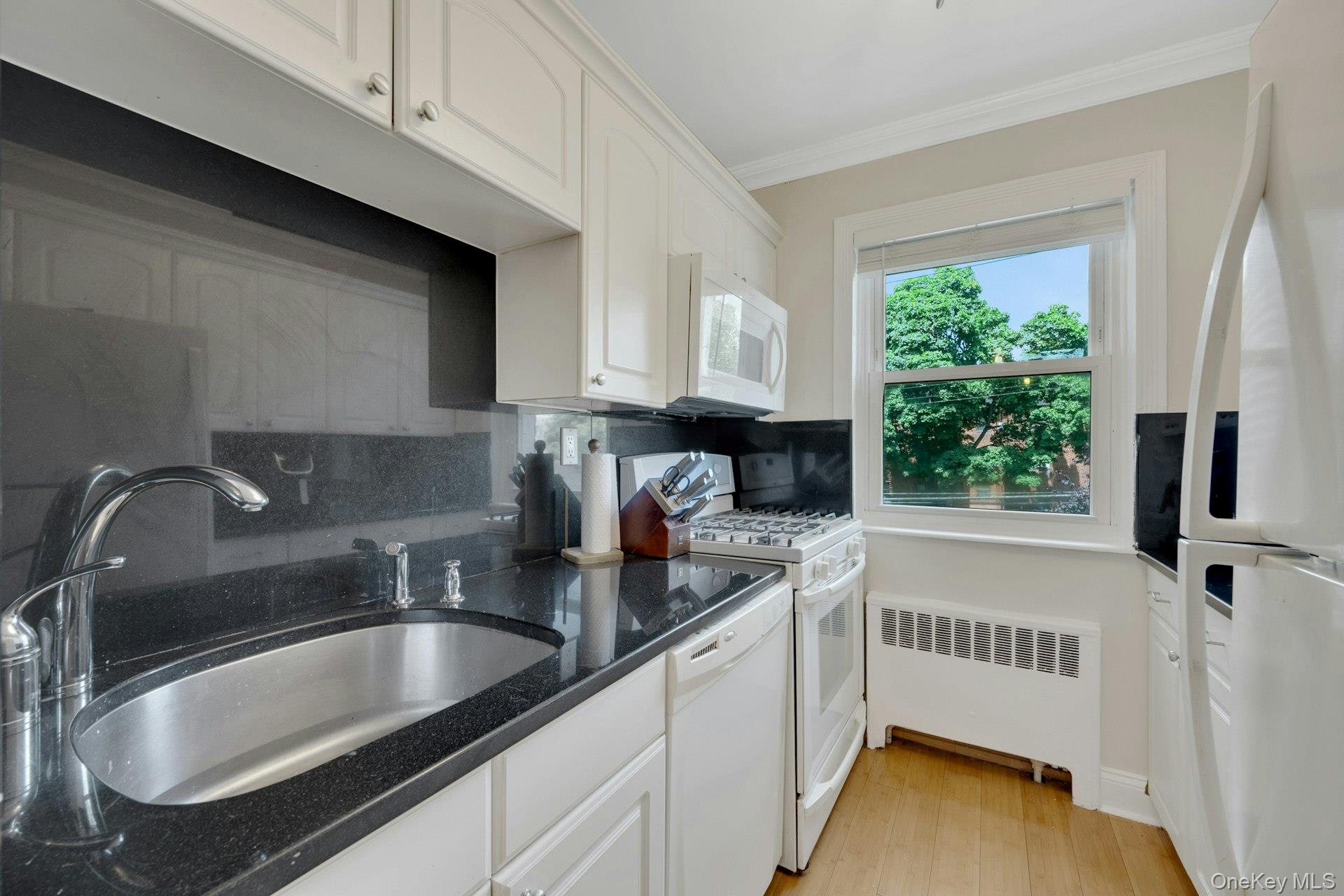 Photo 4 of this property