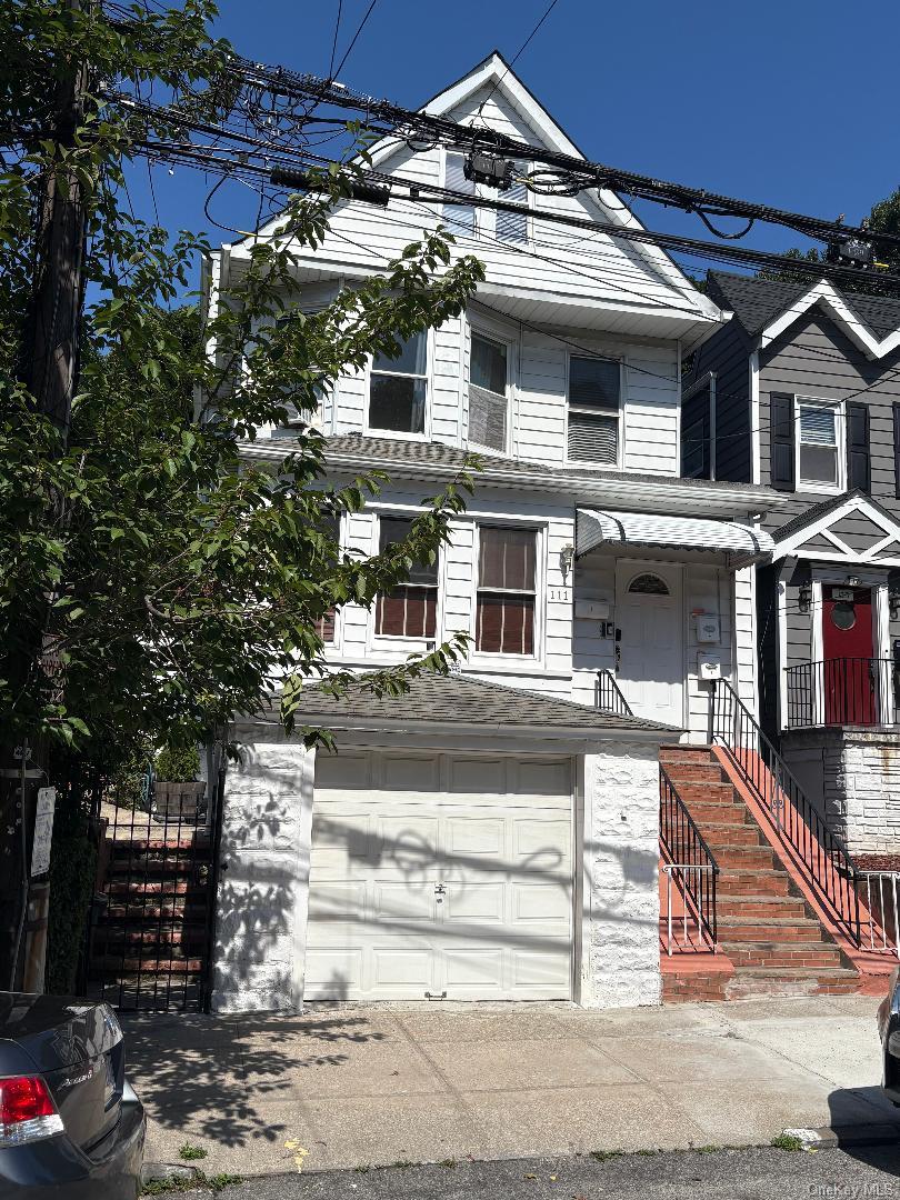Newly Renovated 2 Bedrooms Plus a Bonus Room, Located on the 2nd Floor...