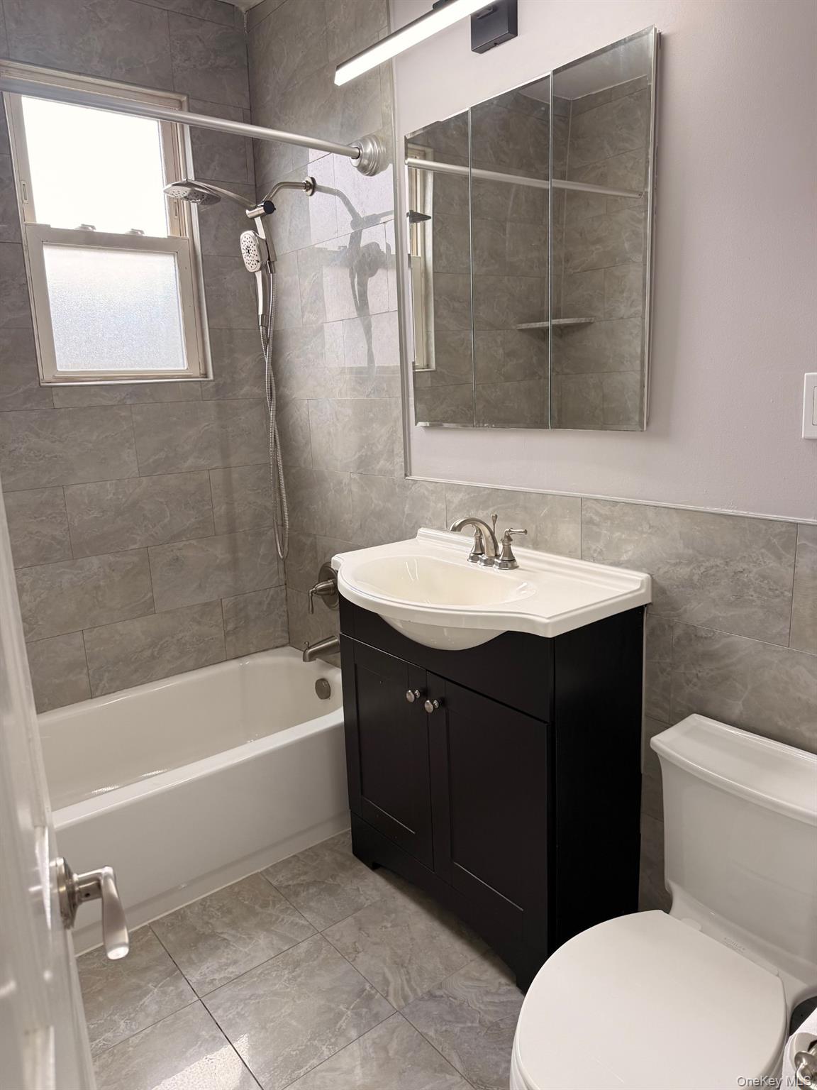 Photo 4 of this property