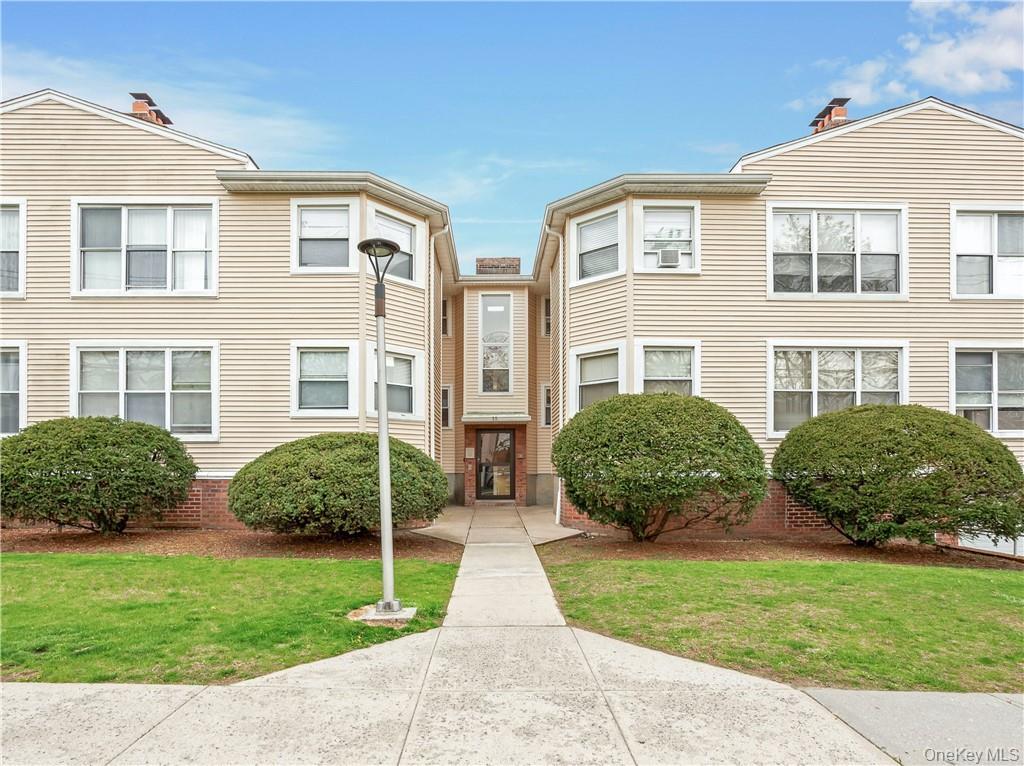 This lovely, clean, & bright oversized studio apartment is a gem in a...