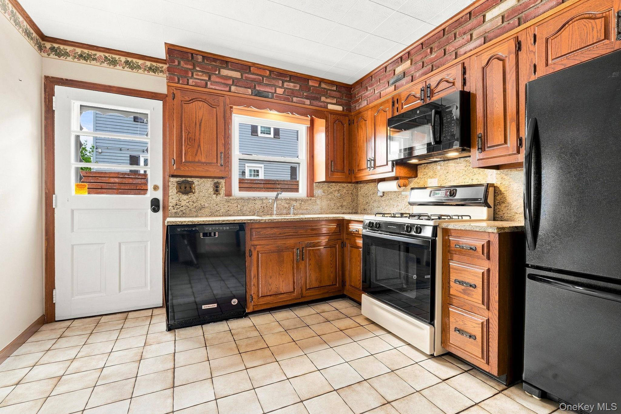 Photo 4 of this property