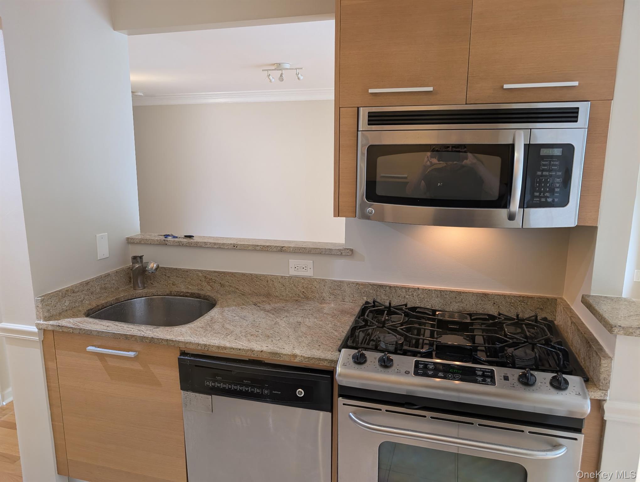 Photo 4 of this property