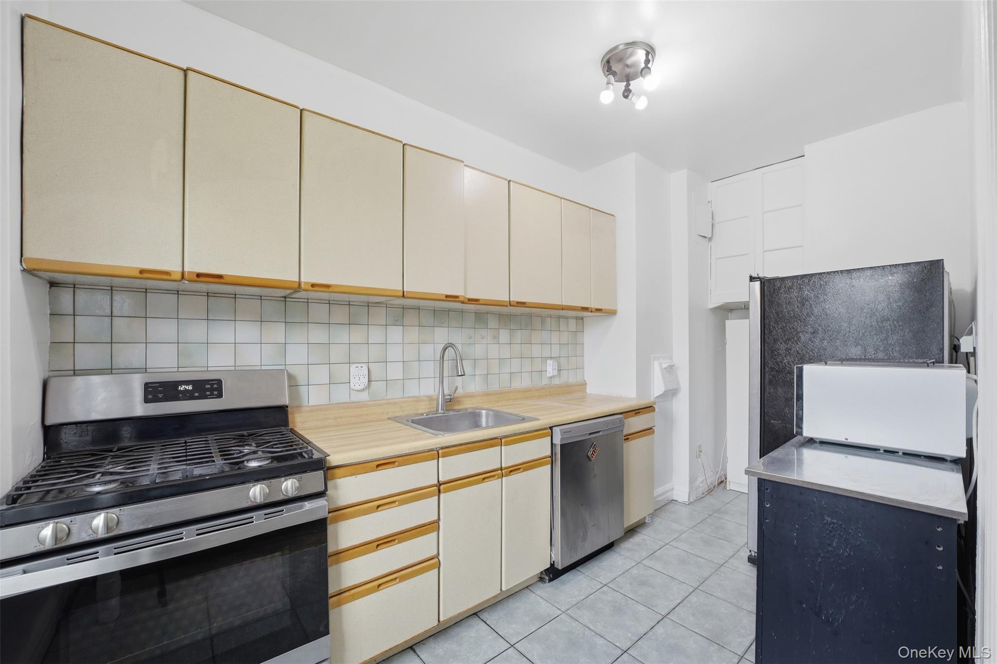 Photo 6 of this property