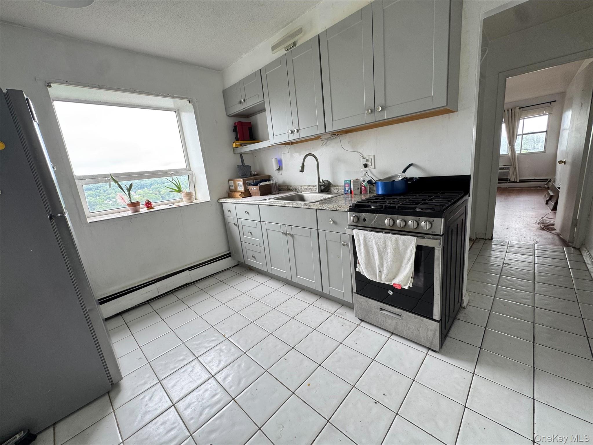 Photo 4 of this property