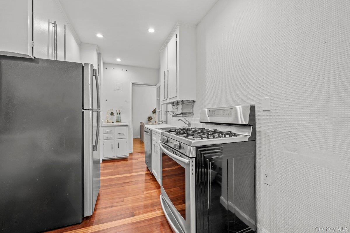 Photo 4 of this property