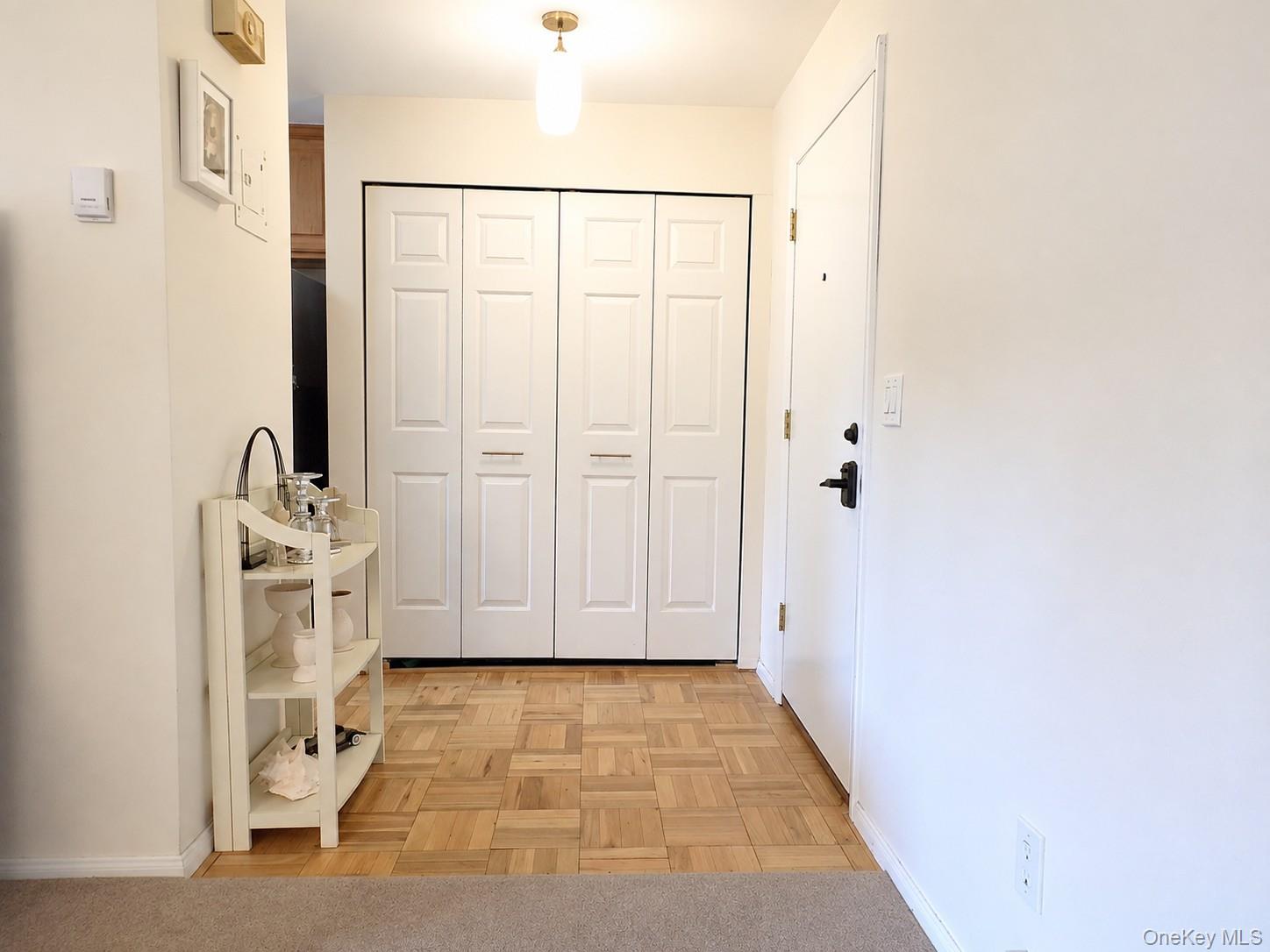 Move right in to this spacious 2nd floor unit at Scarsdale Ridge in th...