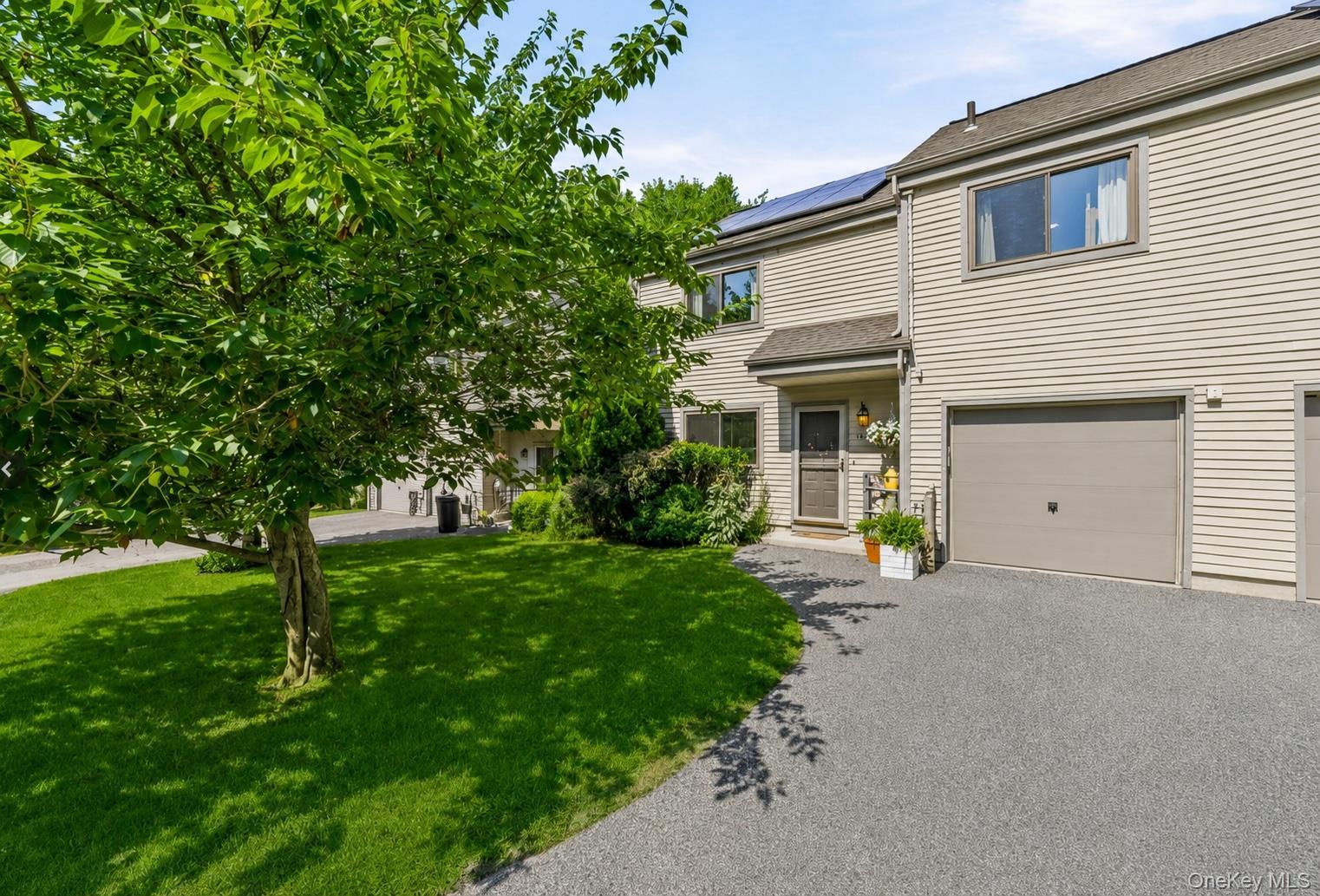 Welcome home to this stylish tri-level residence in desirable Hunters...