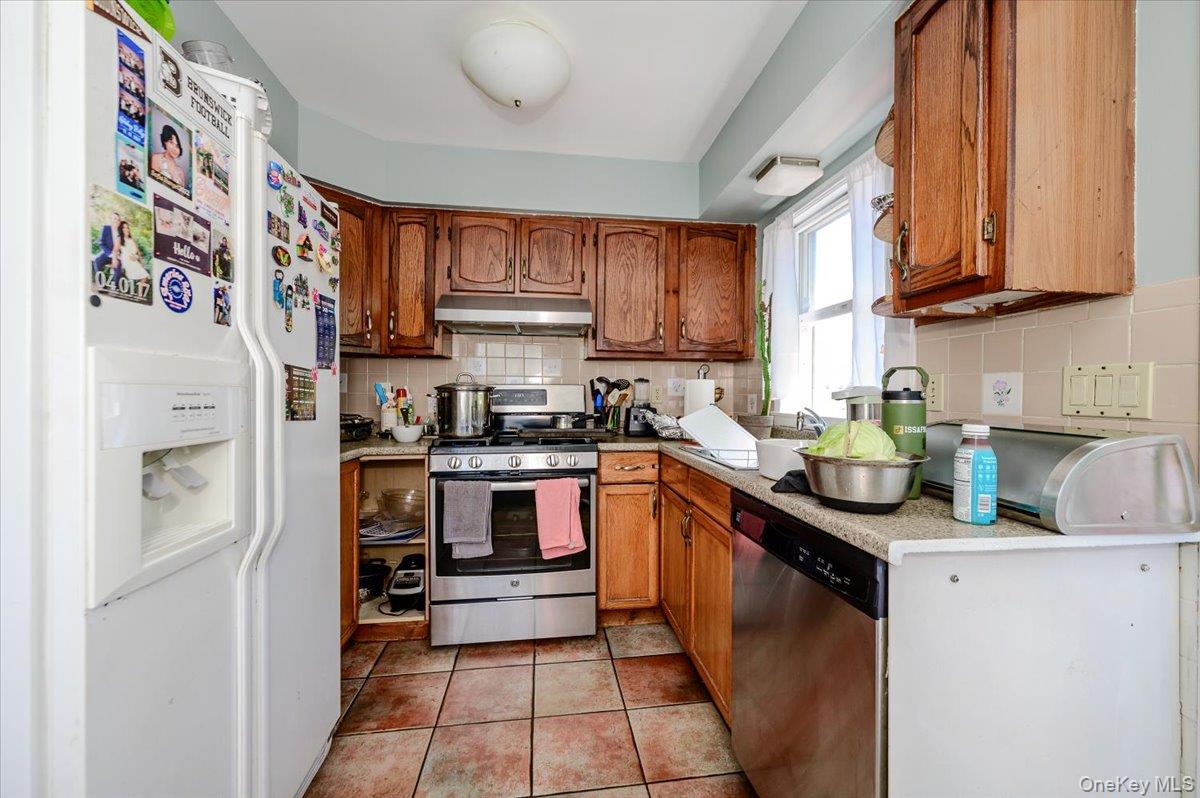 Photo 5 of this property