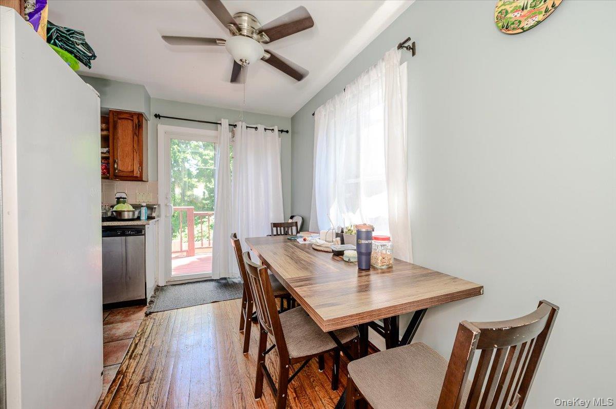 Photo 4 of this property