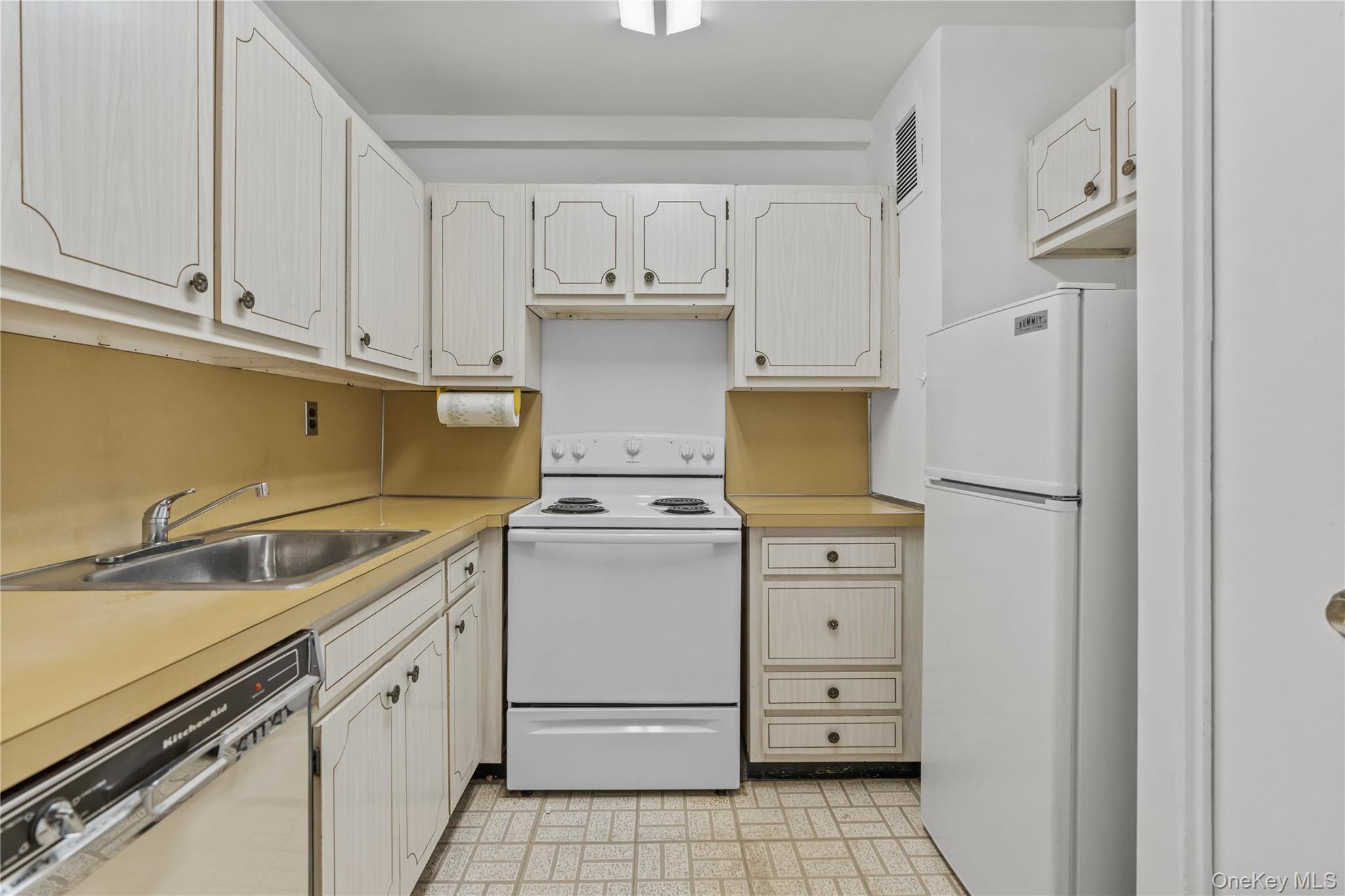 Photo 8 of this property