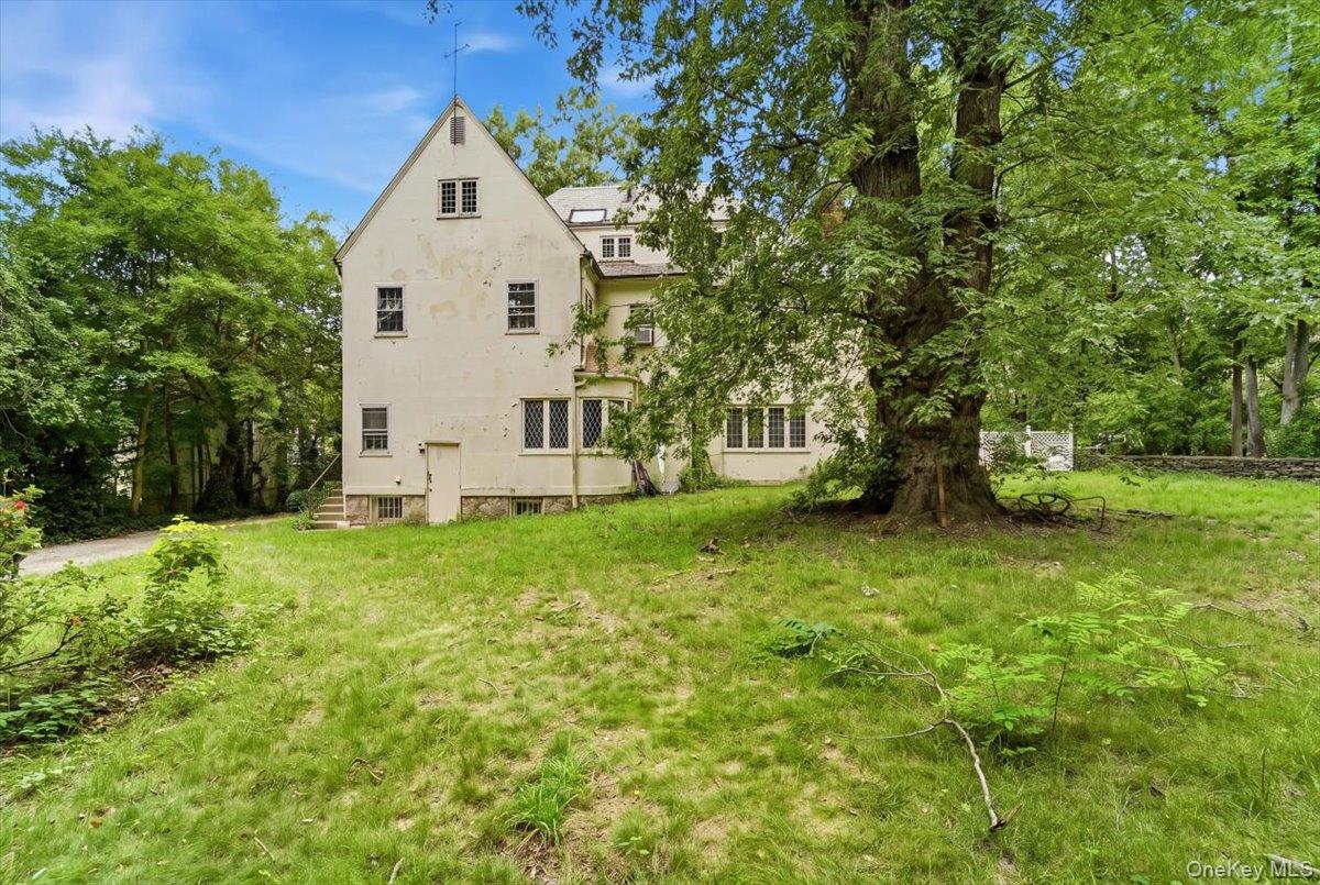 Photo 9 of this property