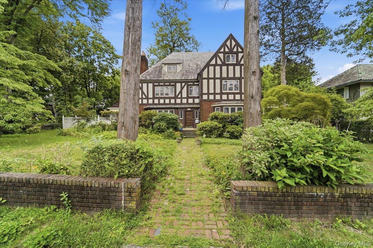 Bring your vision to this character-filled home at 149 Esplanade, Moun...