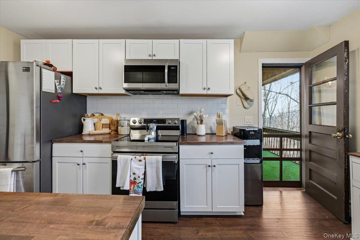 Photo 4 of this property