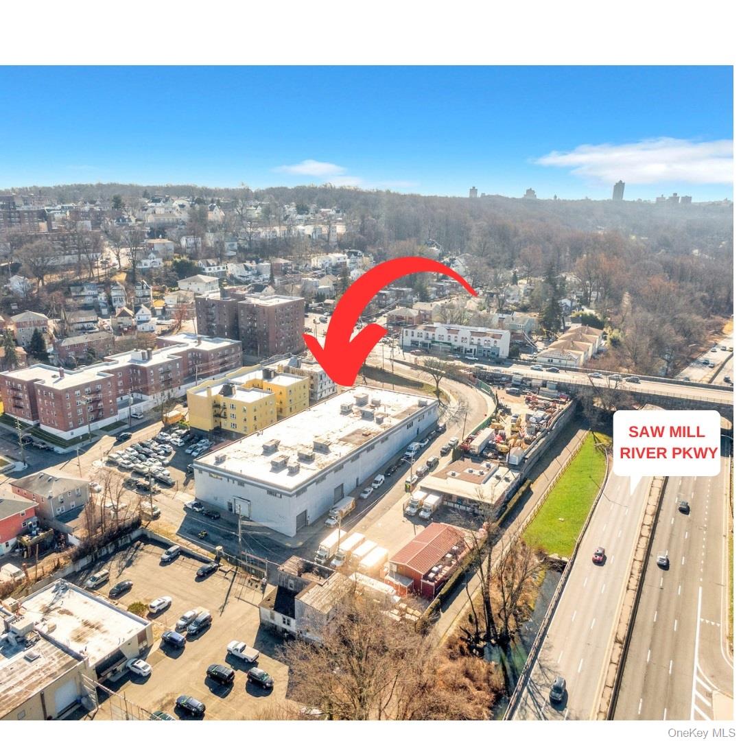 25,000+/-SF available for immediate occupancy! 
Building features lot...