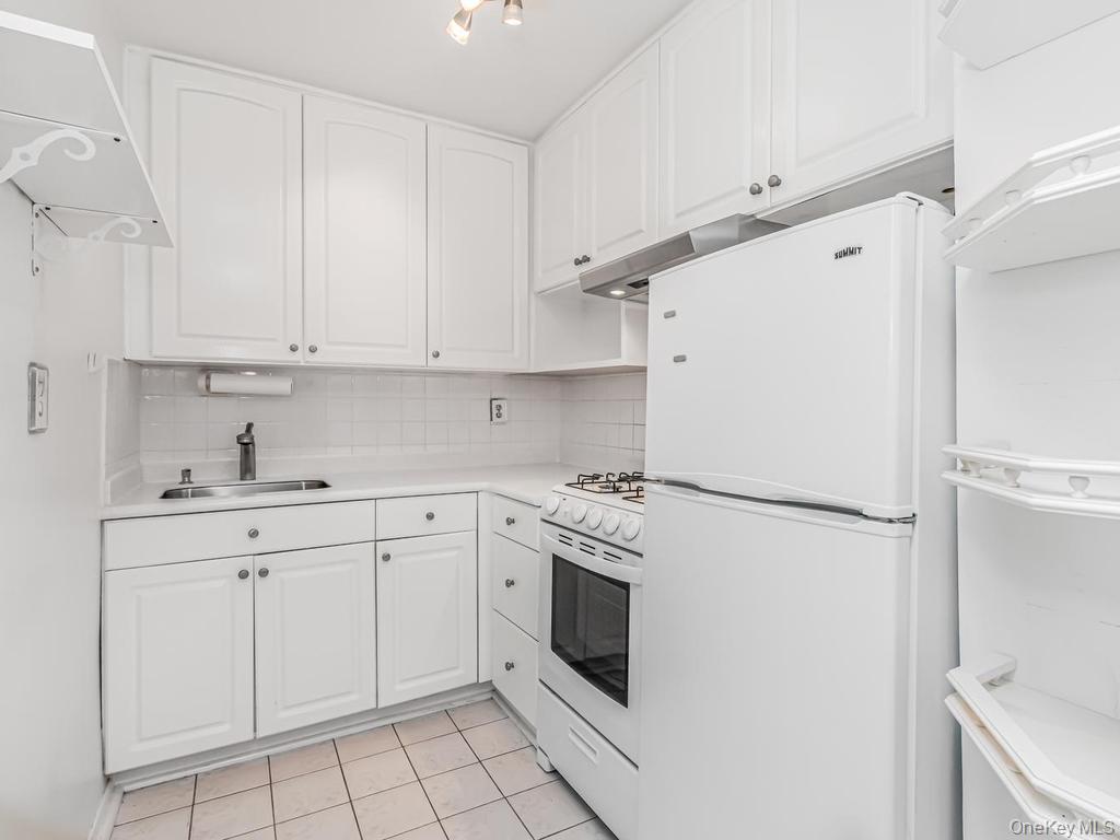 Photo 6 of this property