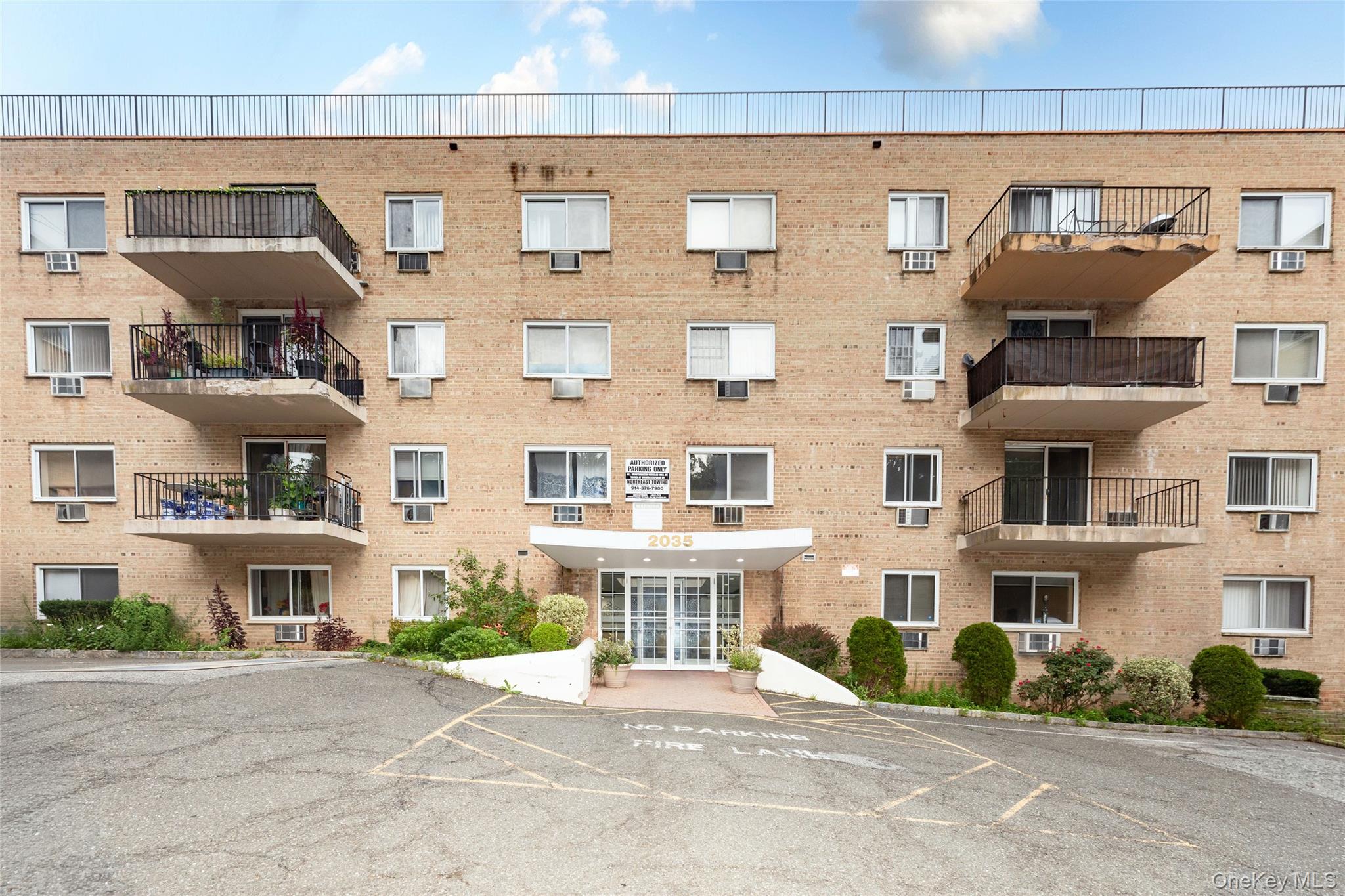 Enjoy comfort, convenience, and commuter-friendly living in this priva...