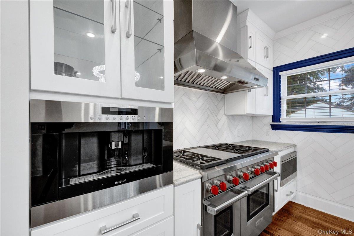 Photo 6 of this property