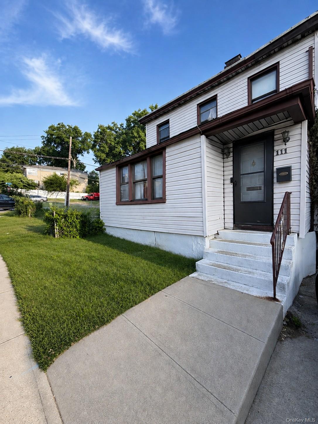 Investor Special ? Endless Potential in New Rochelle. Opportunity awai...