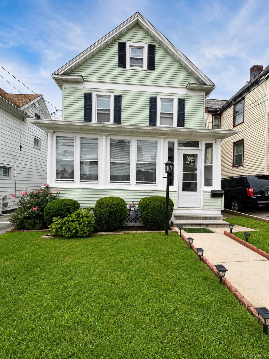 Welcome to 312 Bay Street in Peekskill! This beautifully renovated fiv...