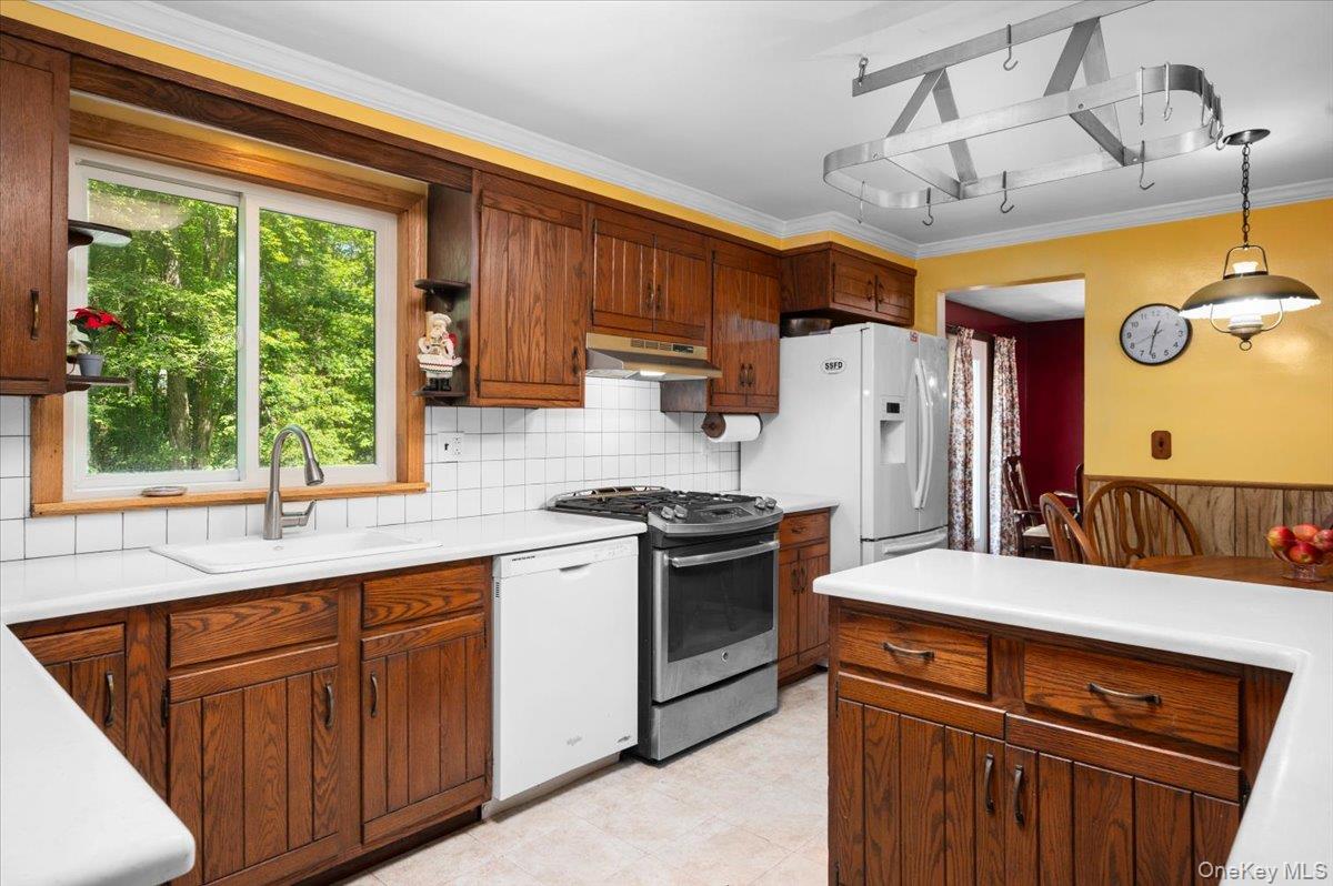 Photo 7 of this property