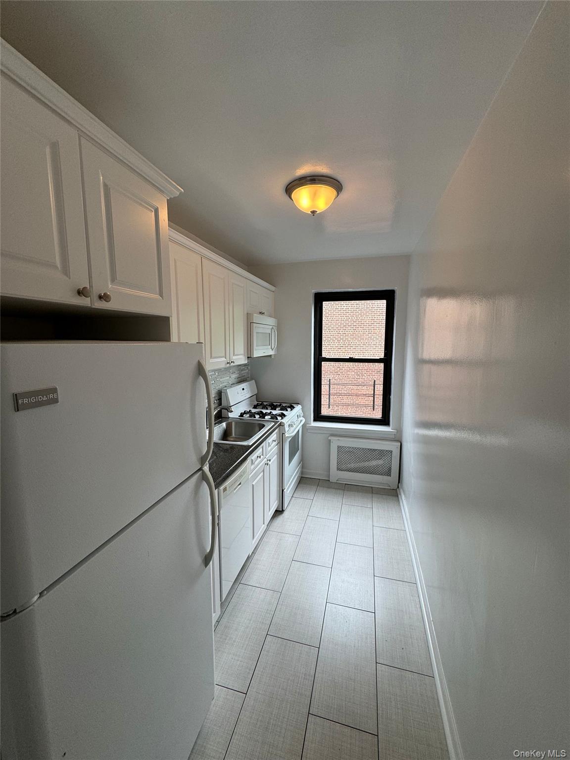 Photo 4 of this property