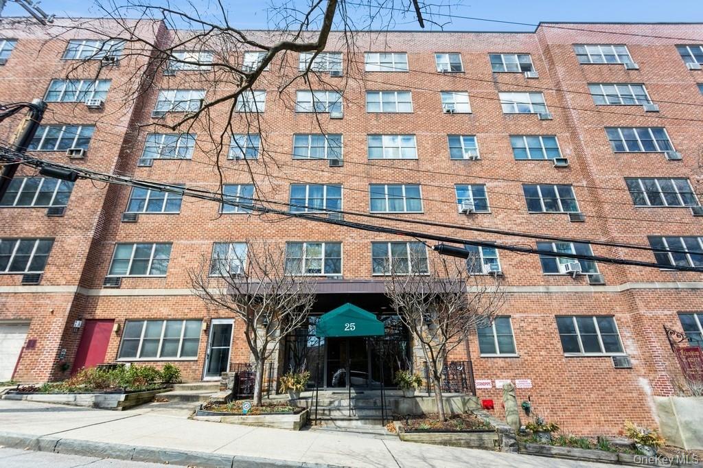 Bright and spacious one-bedroom unit featuring a new updated kitchen w...