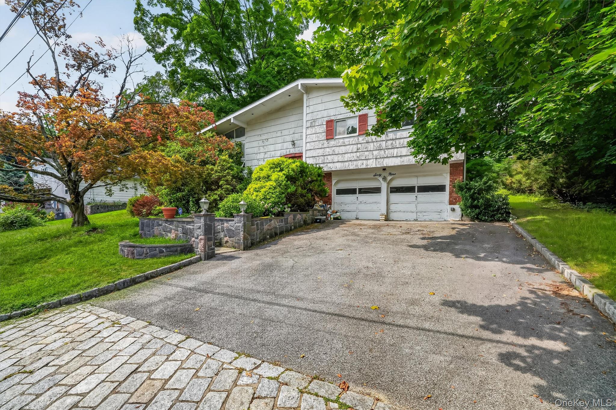 Photo 4 of this property