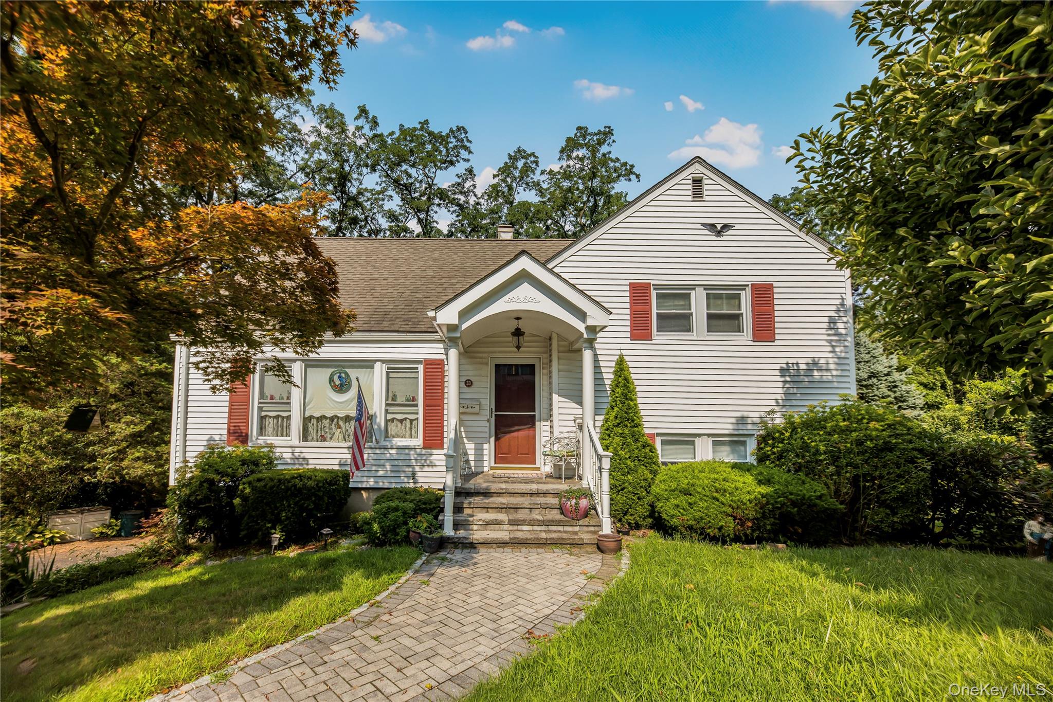 Welcome to this immaculate, move-in-ready 3-bedroom, 1.5-bath split-le...