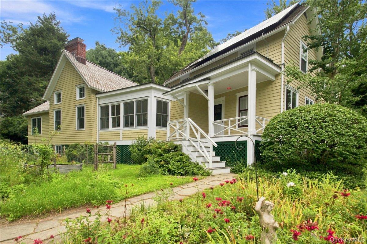 Photo 4 of this property