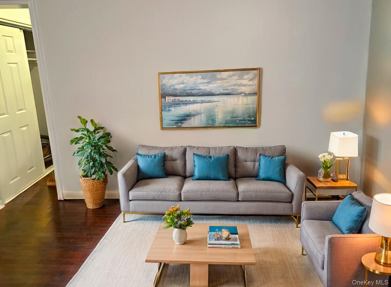 VERY LOW MAINTENANCE!! Introducing a beautifully renovated one-bedroom...